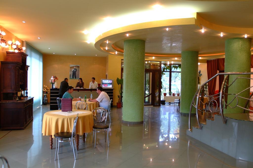 Hotel Le Baron Timisoara Ngoại thất bức ảnh